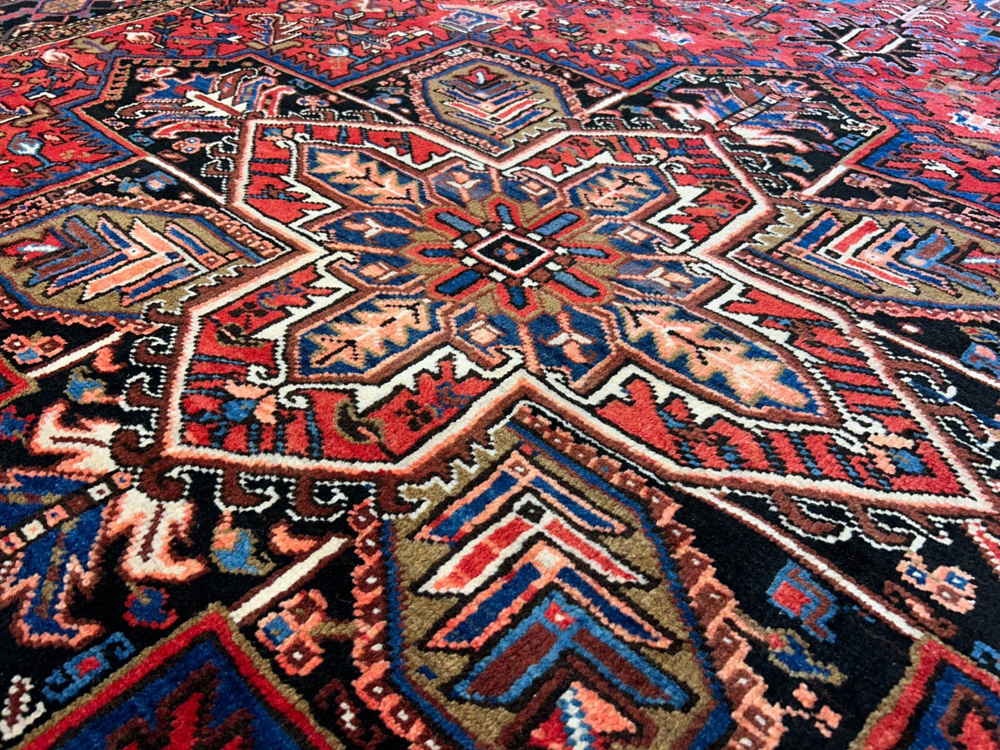 8'2"x11'1" Hand-Knotted 100% Wool Pile Herize Rug