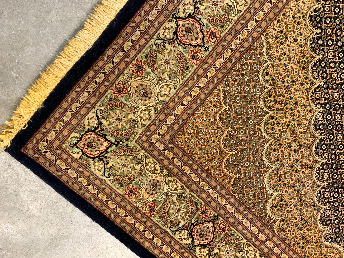 4'1"x6'6" Very Fine Hand-Knotted Wool & Silk Blend Tabrize Mahi Carpet -  Rug