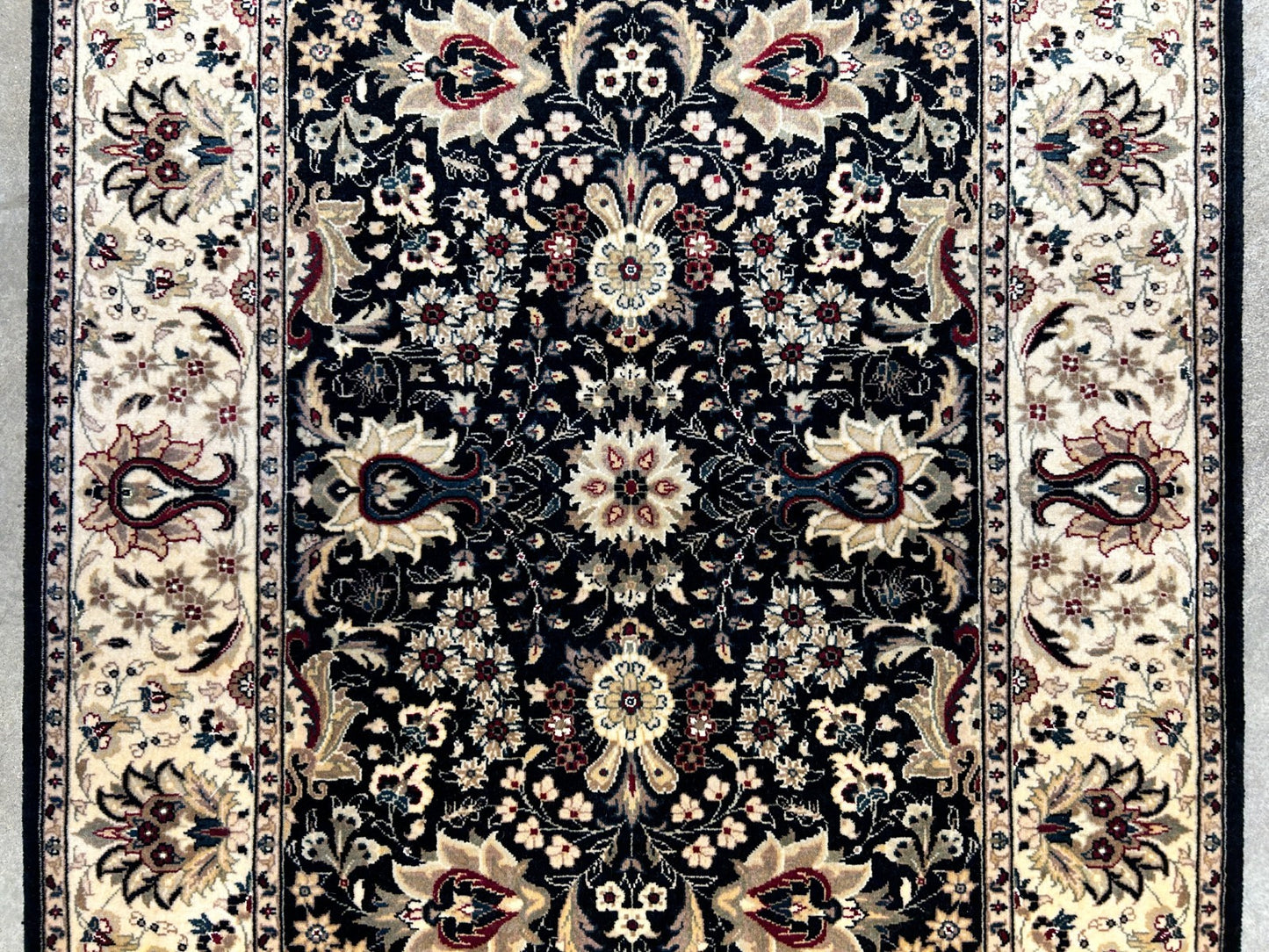 3'1"x5' Hand-Knotted 100% Wool Pile Lahovere Rug
