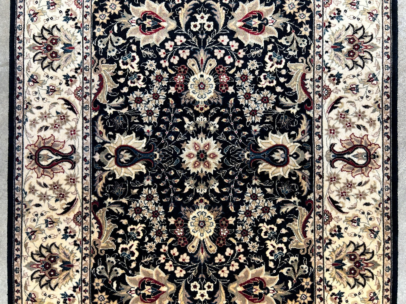 3'1"x5' Hand-Knotted 100% Wool Pile Lahovere Rug