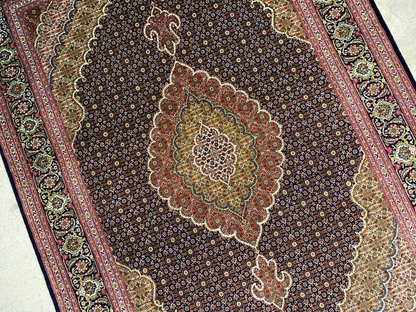 5'1"x7'2" Fine Hand-Knotted Wool & Silk Blend Tabrize Mahi Carpet - Area Rug