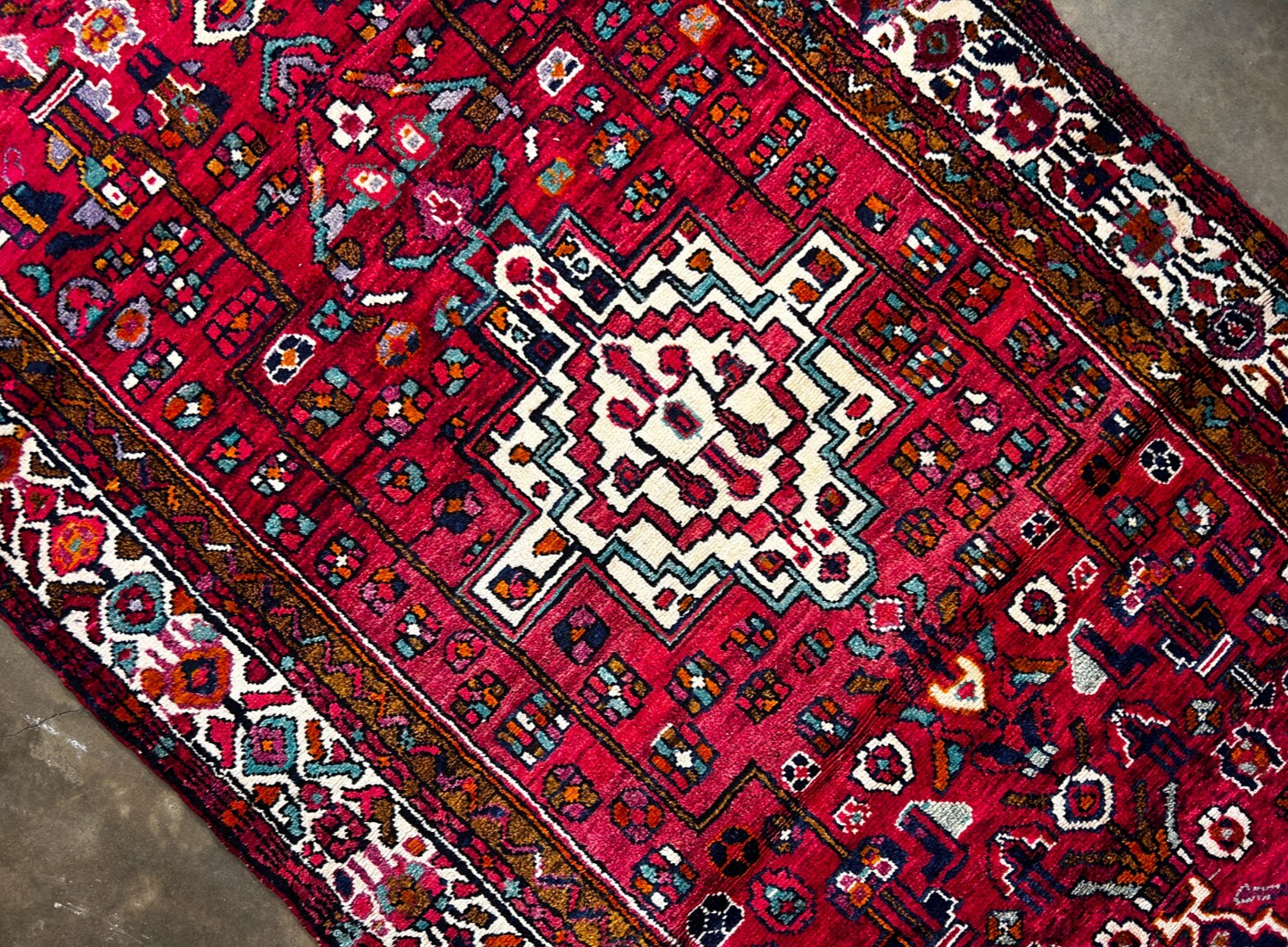 5'5" x 10'1" Hand-Knotted 100% Wool Carpet - Hamadane Area Rug