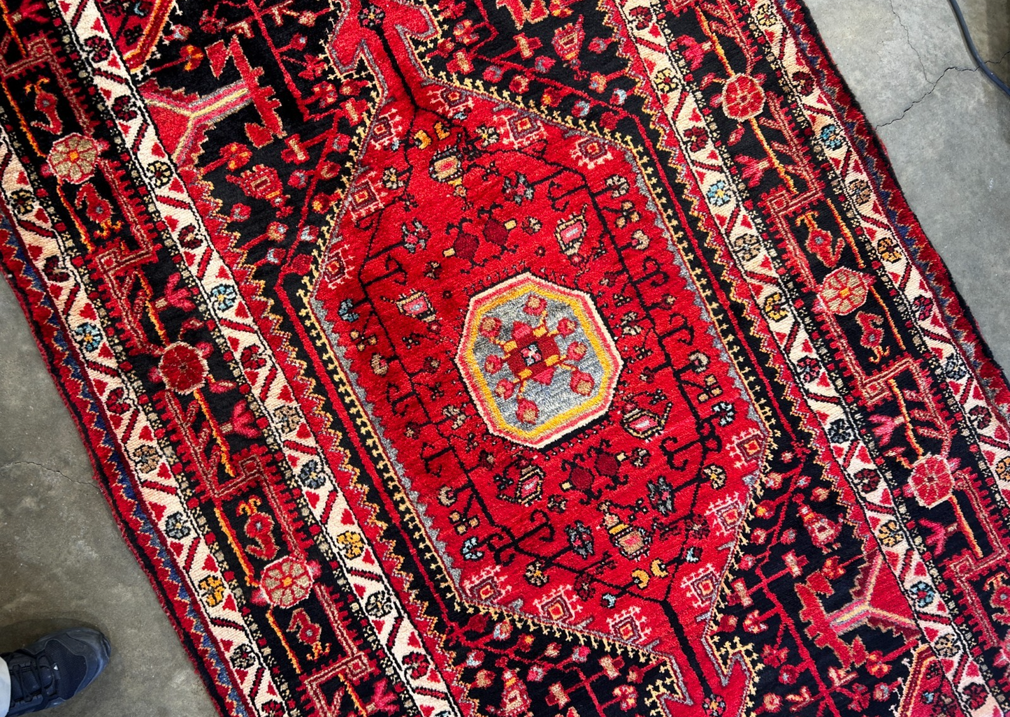 4'10" x 10'0" Hand-Knotted 100% Wool Pile Nahavande Area Rug - Carpet