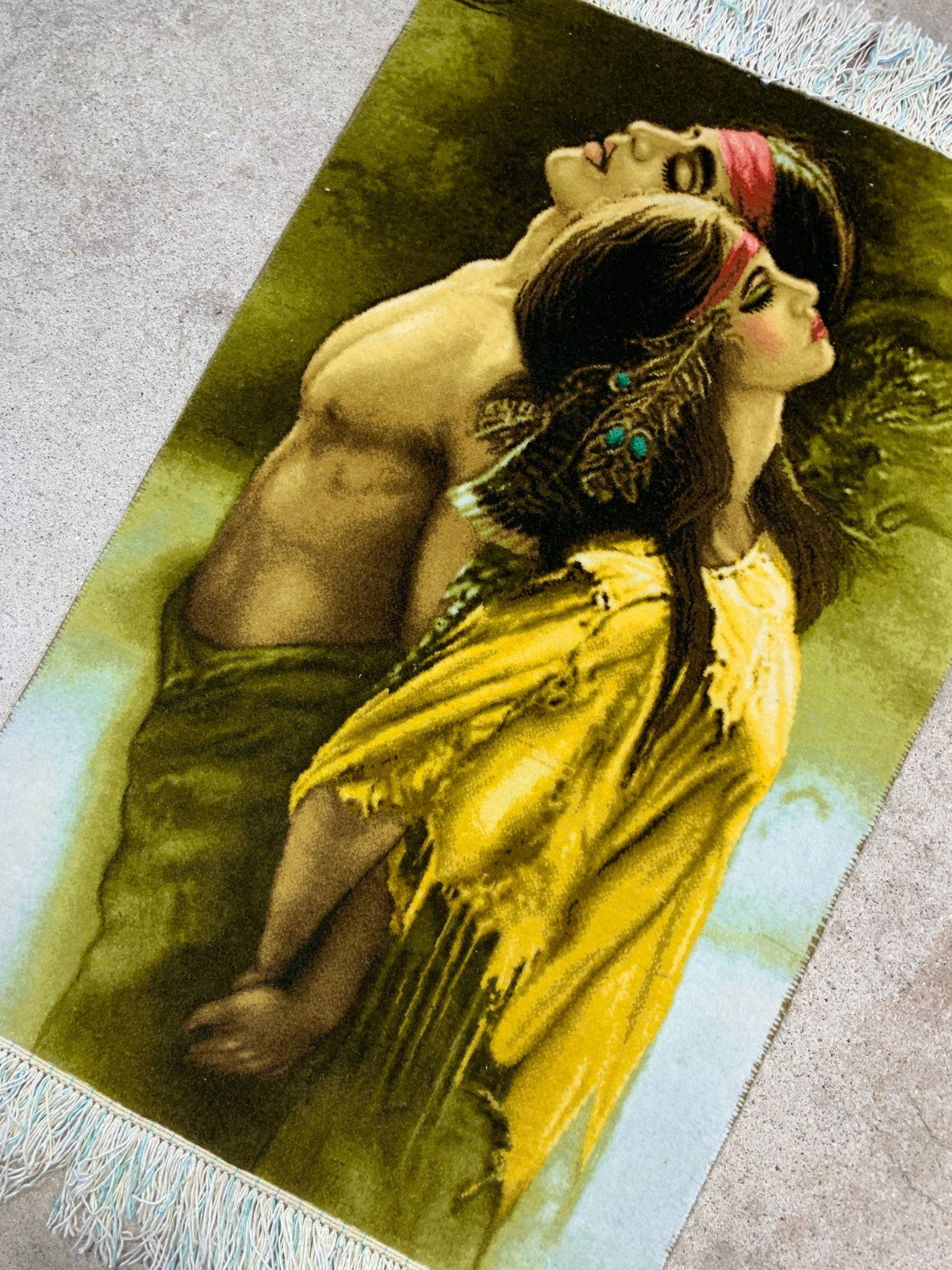 2'1"x3'1" Fine Hand-Knotted Wool & Silk  Pictorial Tabrize Rug