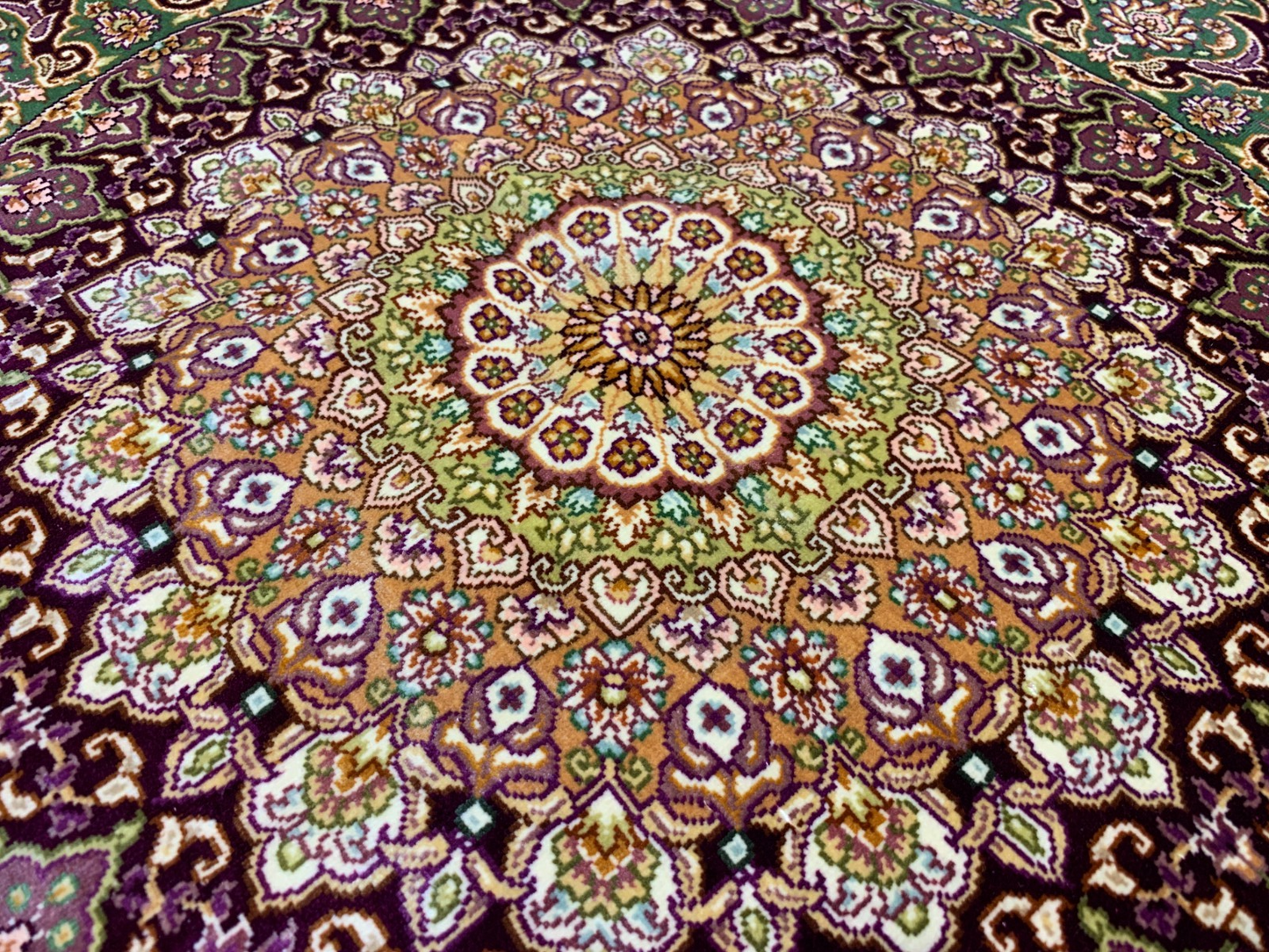 5' Diameter Exquisite Hand-Knotted 100% Silk Oriental Rug