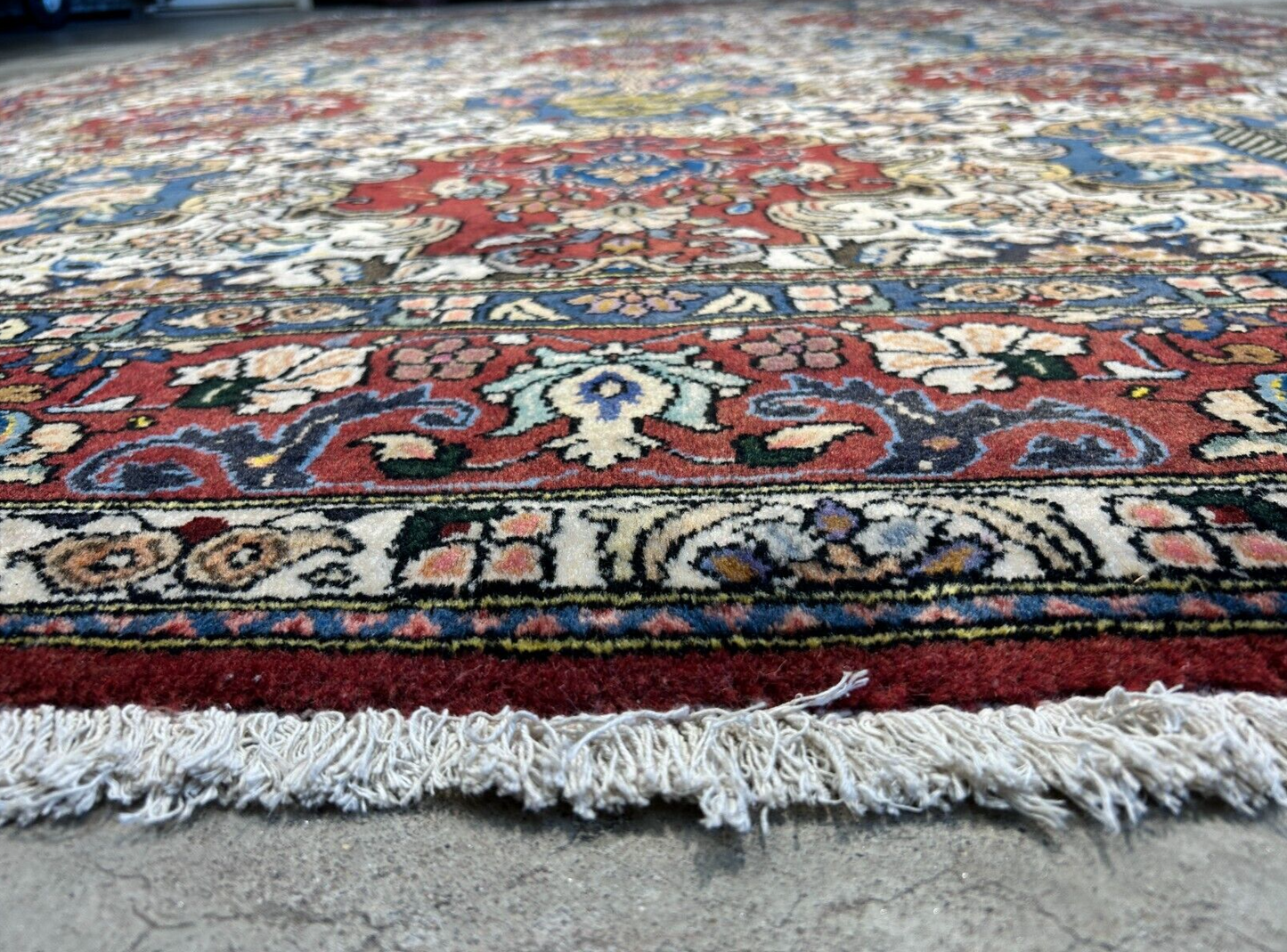 6'10"x10'2" Hand-Knotted 100% Lamb Wool Bakhtiarie Carpet - Area Rug