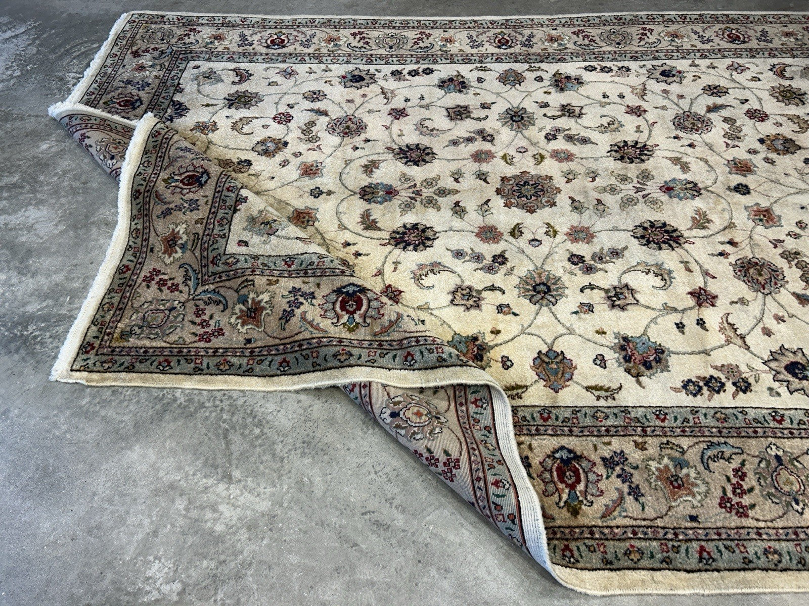 7’x9’11” Vintage Hand-Knotted 100% Wool Pile Tabrize Area Rug - Carpet