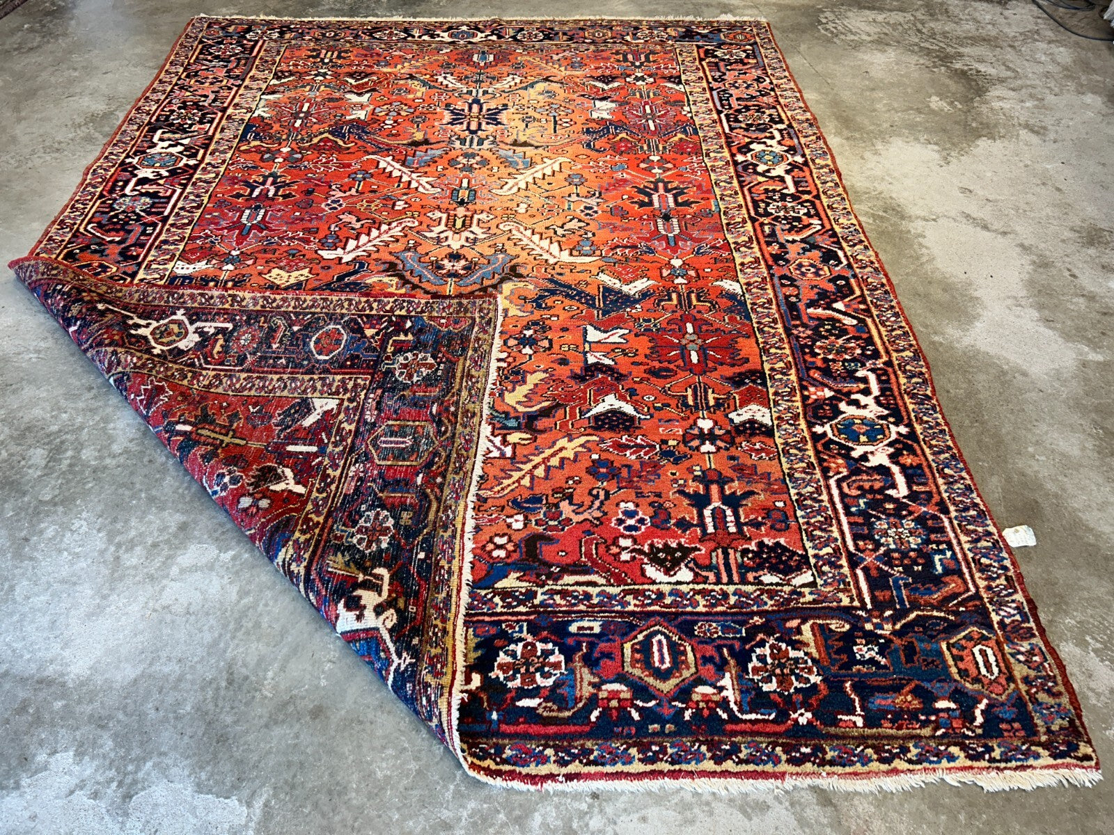 Collector Item - 8'6"x11'4" Antique Fine Wool Herize Hand-Knotted Rug