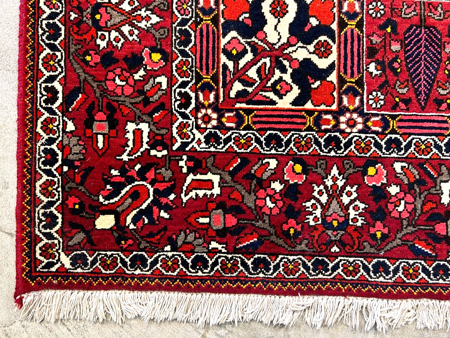 6'11"x10'3" Hand-Knotted 100% Lamb Wool Bakhtiarie Carpet - Area Rug