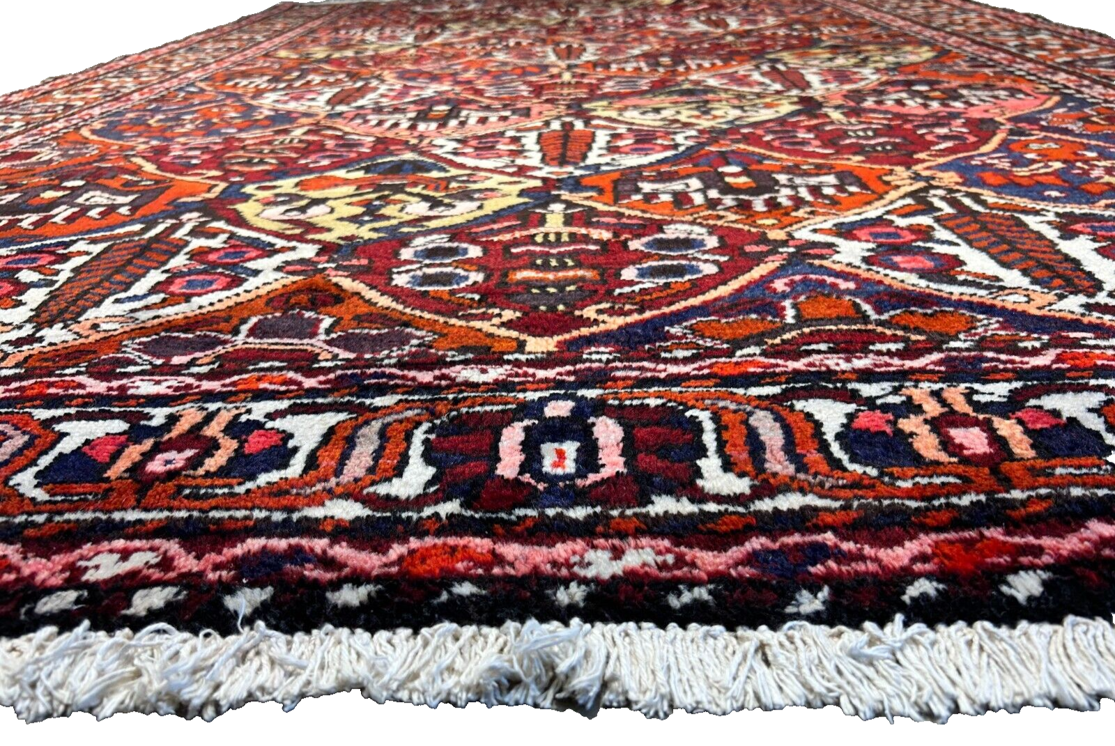 6'6"x10'1" Hand-Knotted 100% Lamb Wool Bakhtiarie Carpet - Area Rug