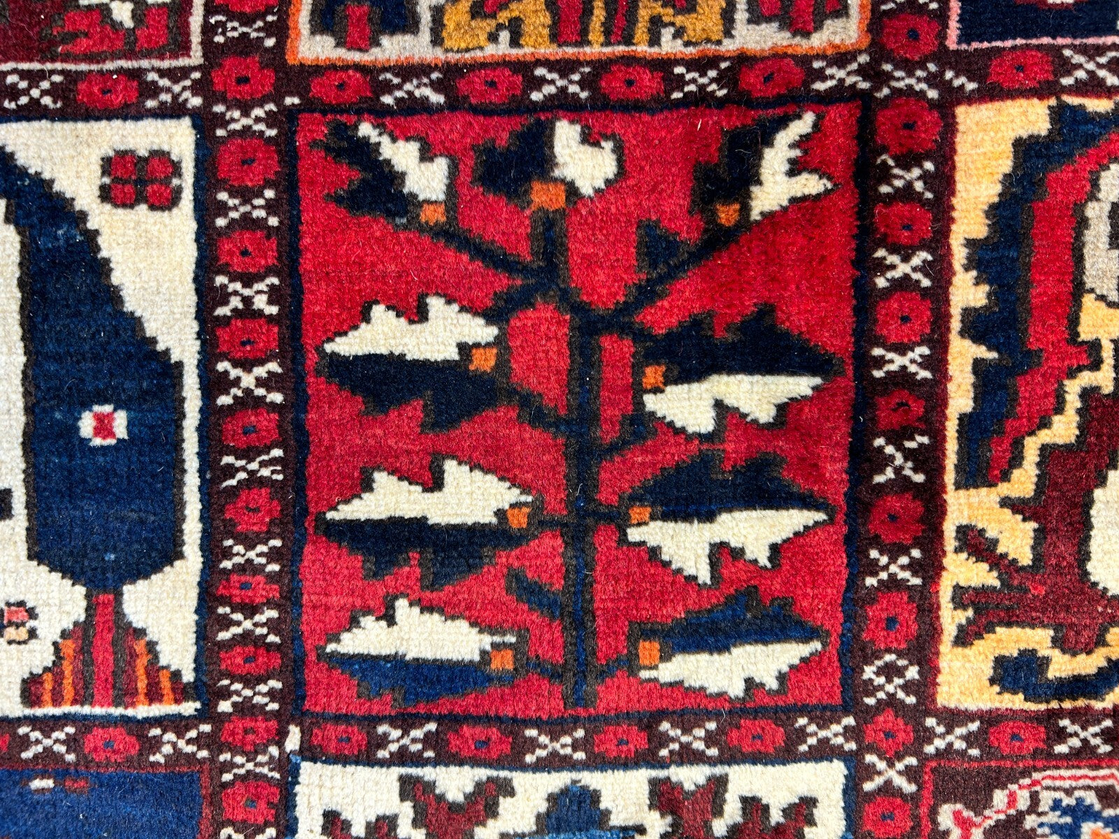 6'10"x10'1" Hand-Knotted 100% Lamb Wool Bakhtiarie Carpet - Area Rug