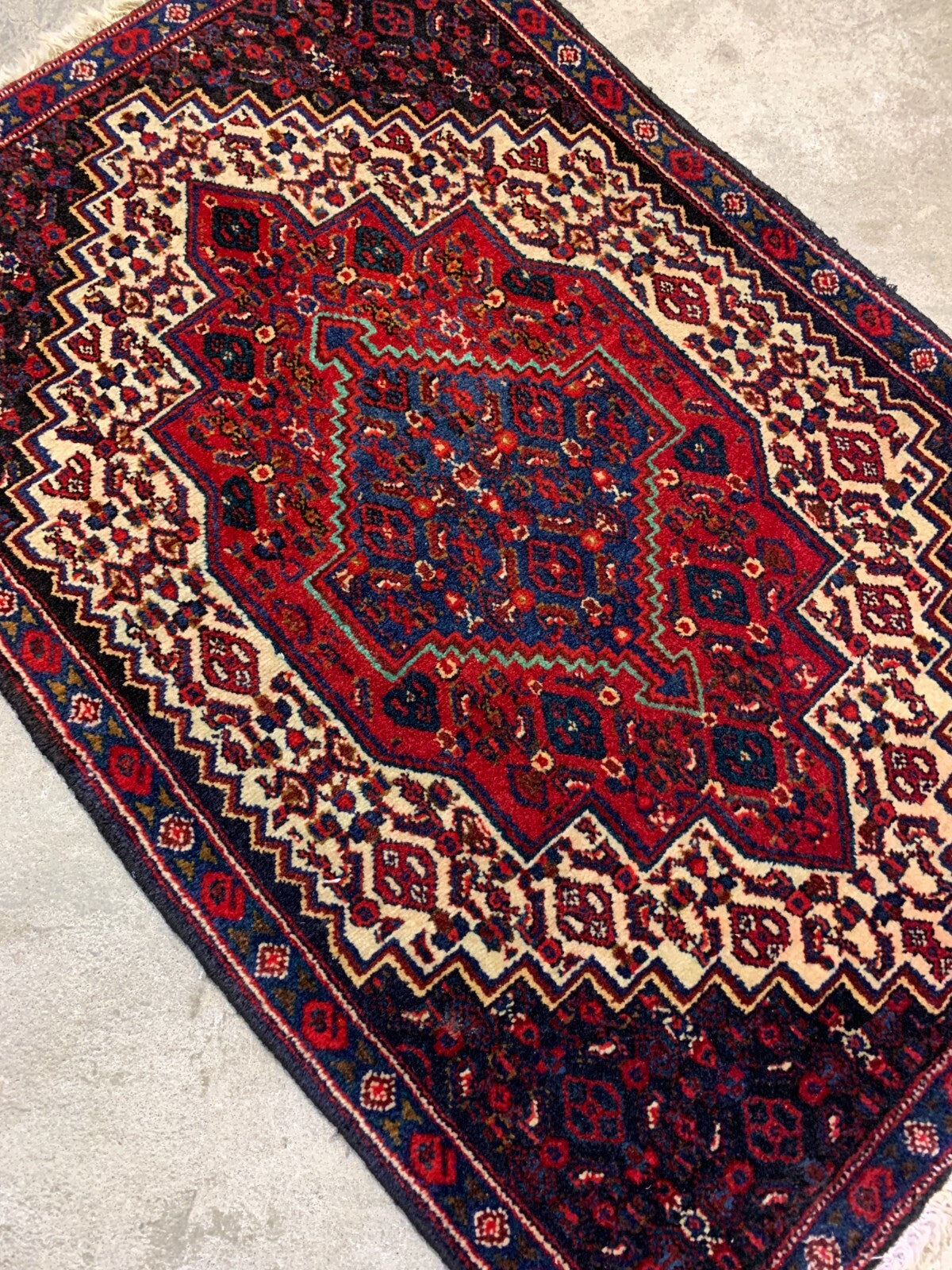 2'3"x3'5" Hand-Knotted Wool Oriental Hamadane Rug - Area Carpet