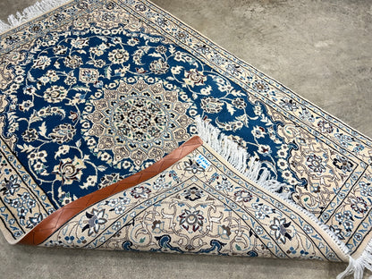 3'1"x4'9" Fine Hand-Knotted Wool & Silk Naine Rug