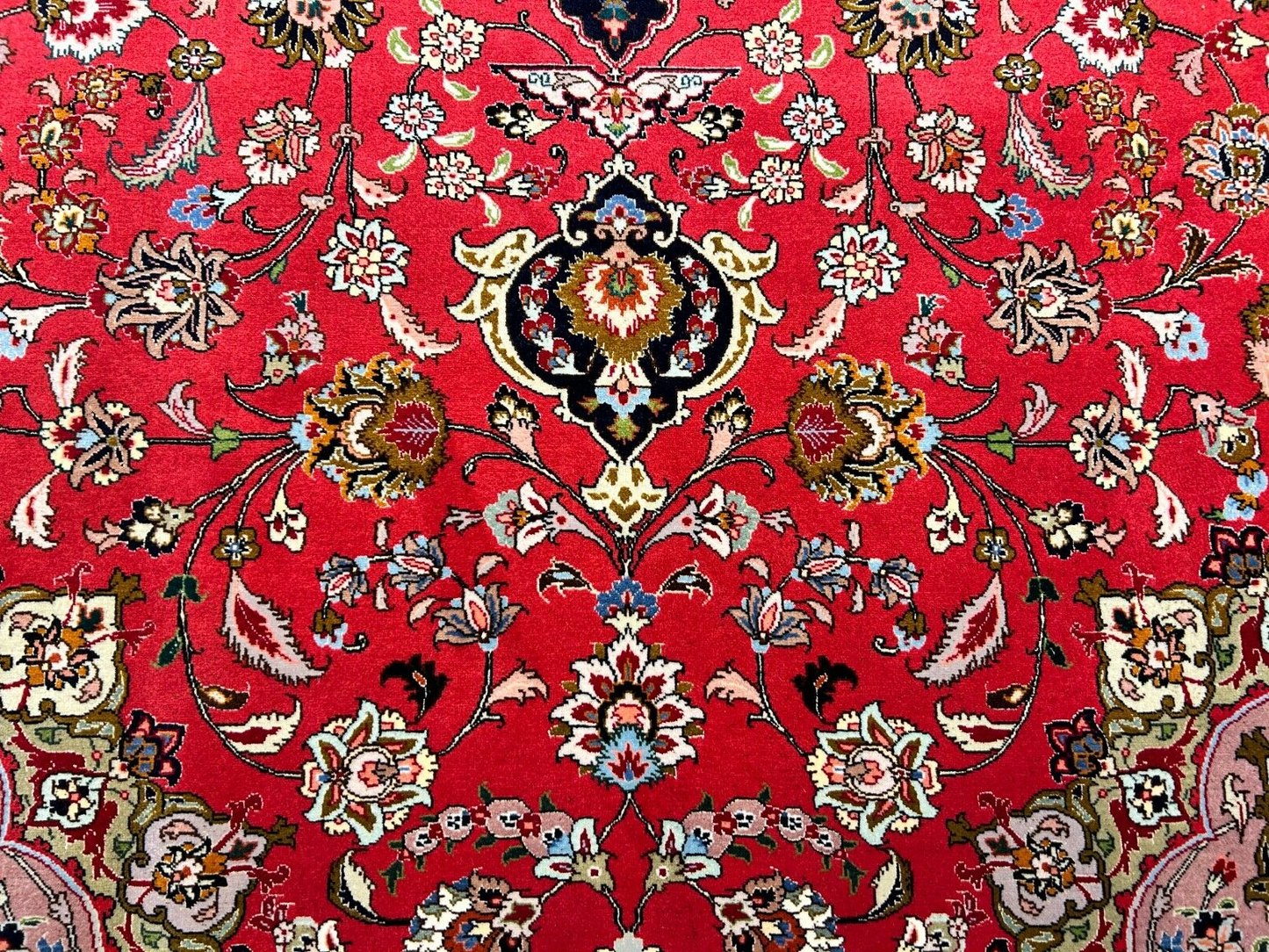 6'7"x9'10" Fine Hand-Knotted Wool & Silk Blend Tabrize Carpet - Area Rug