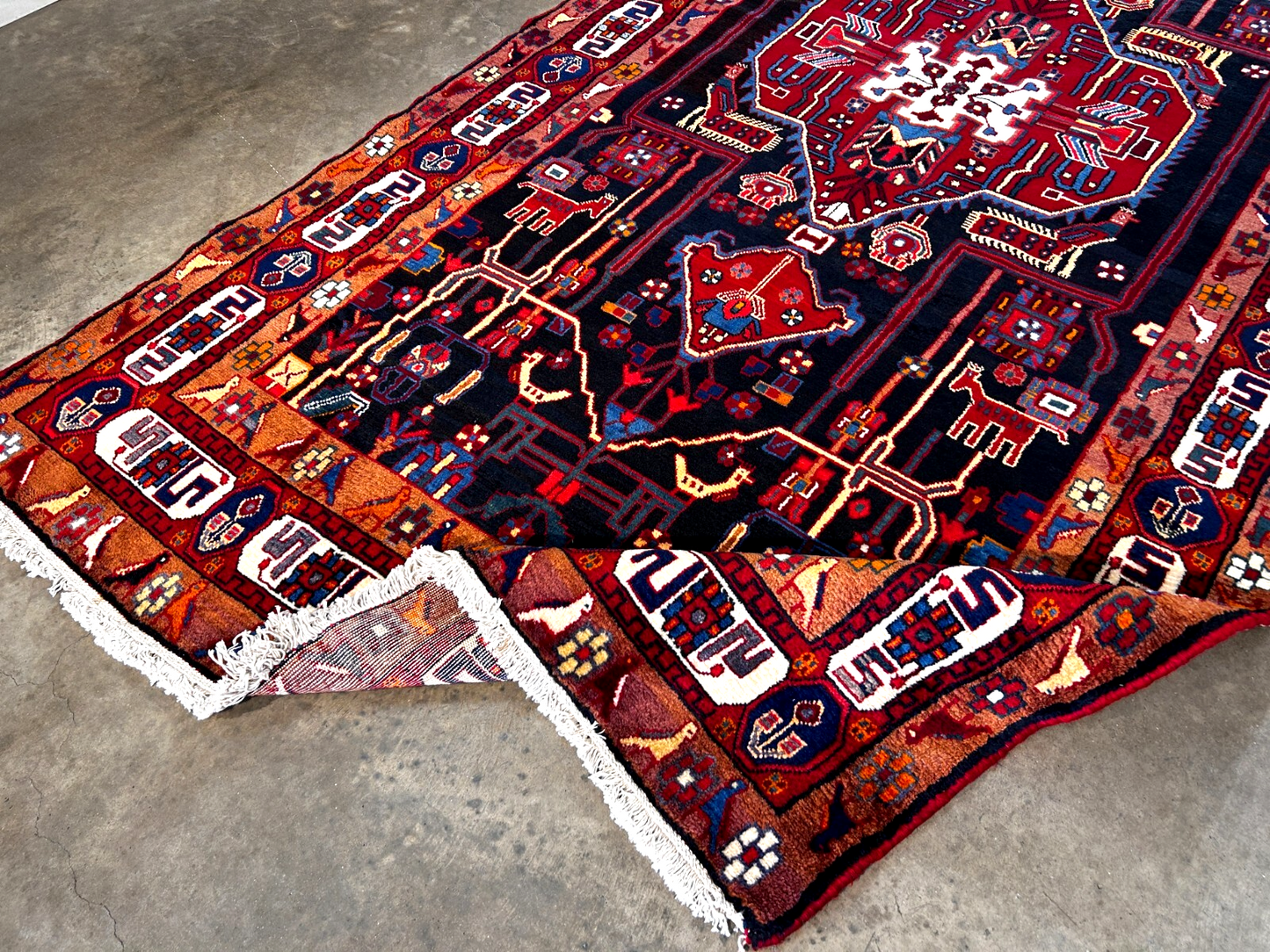 5'5" x 10'4'' Hand-Knotted 100% Lamb Wool Carpet - Nahavande Area Rug