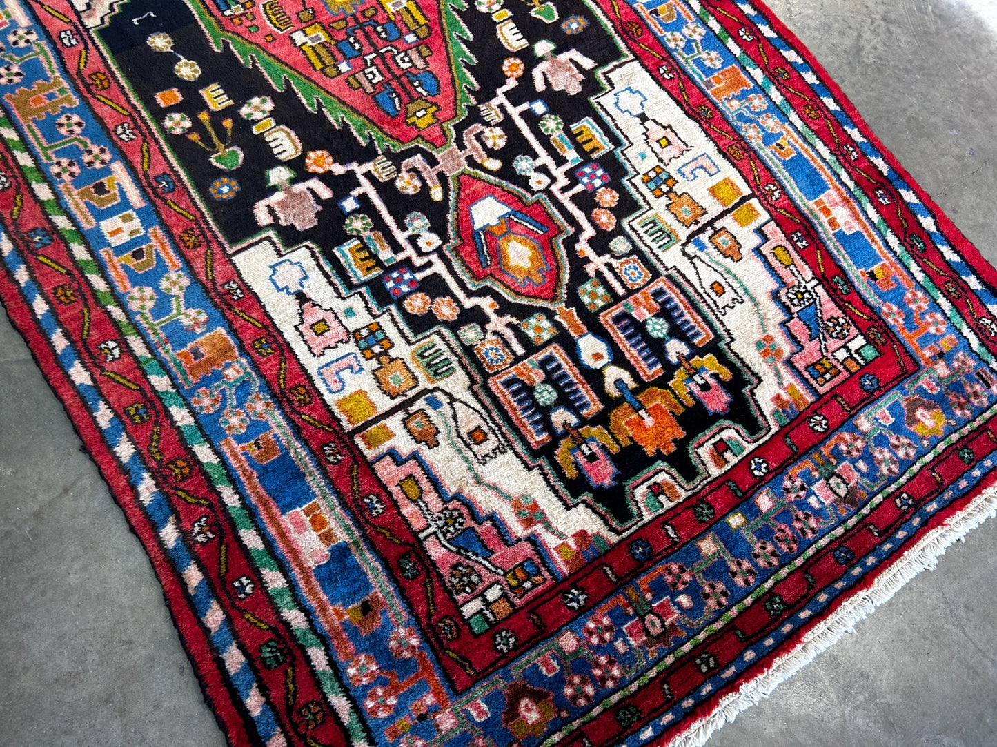 4'8" x 10' Hand-Knotted 100% Lamb Wool Nahavande Area Rug