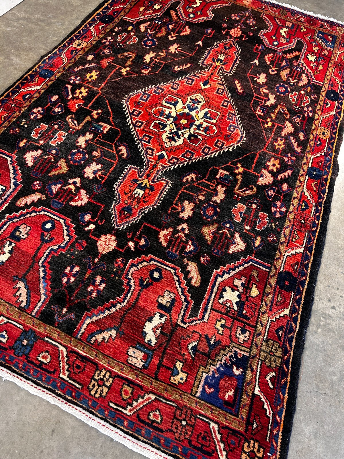 4'10" x 8'1'' Hand-Knotted 100% Wool Pile Hamadane Area Rug