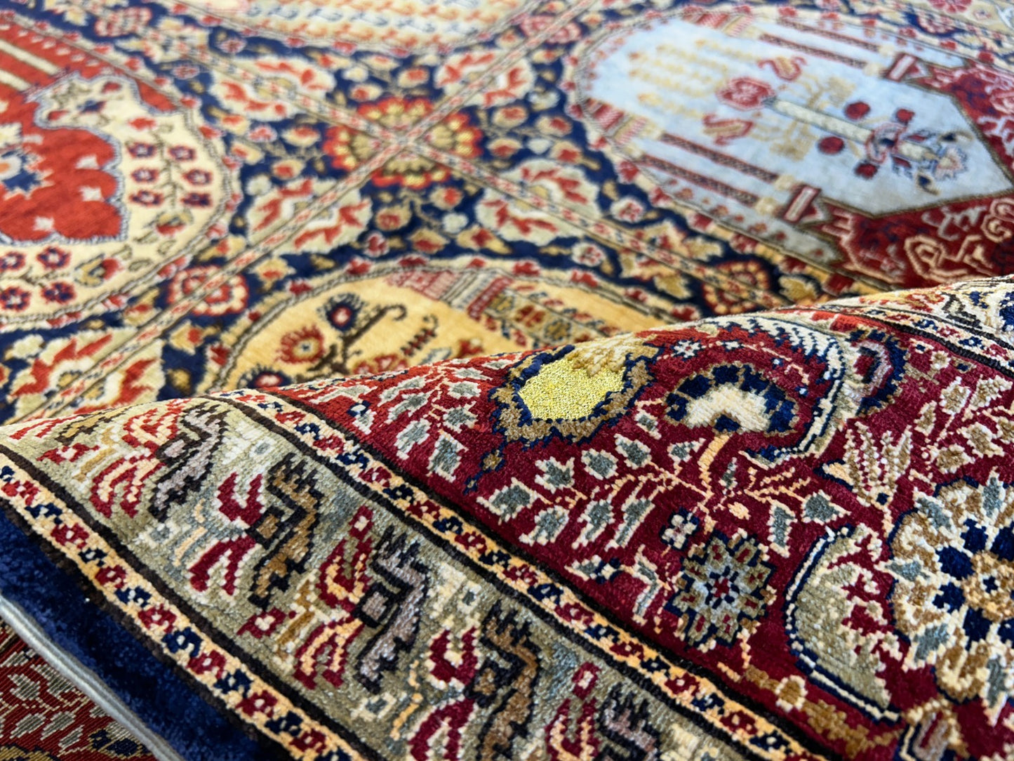 3'x4'5" Exquisite Fine Hand-Knotted 100% Silk Hereke Area Rug