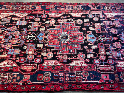 4'9" x 8'8" Hand-Knotted 100% Wool Pile Nahavande Area Rug