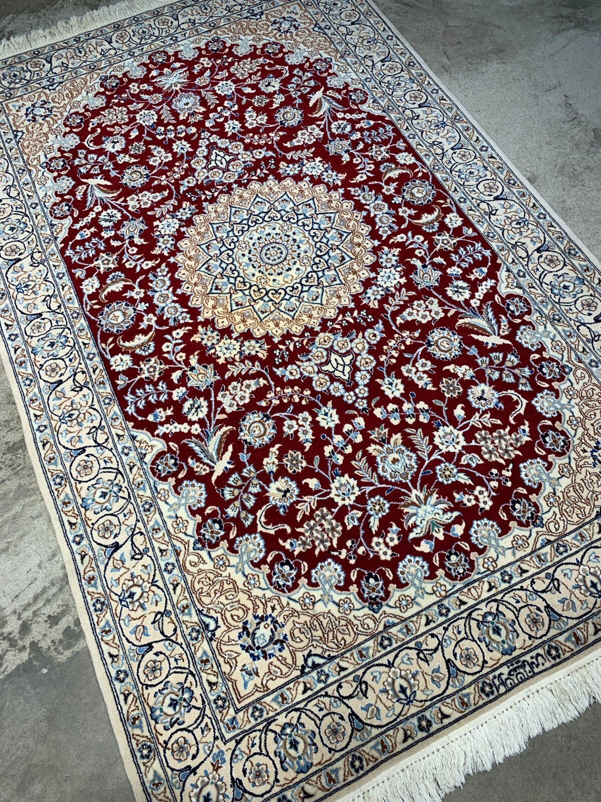 4'5"x6'11" Fine Hand-Knotted Wool & Silk Blend Naine Carpet - Area Rug