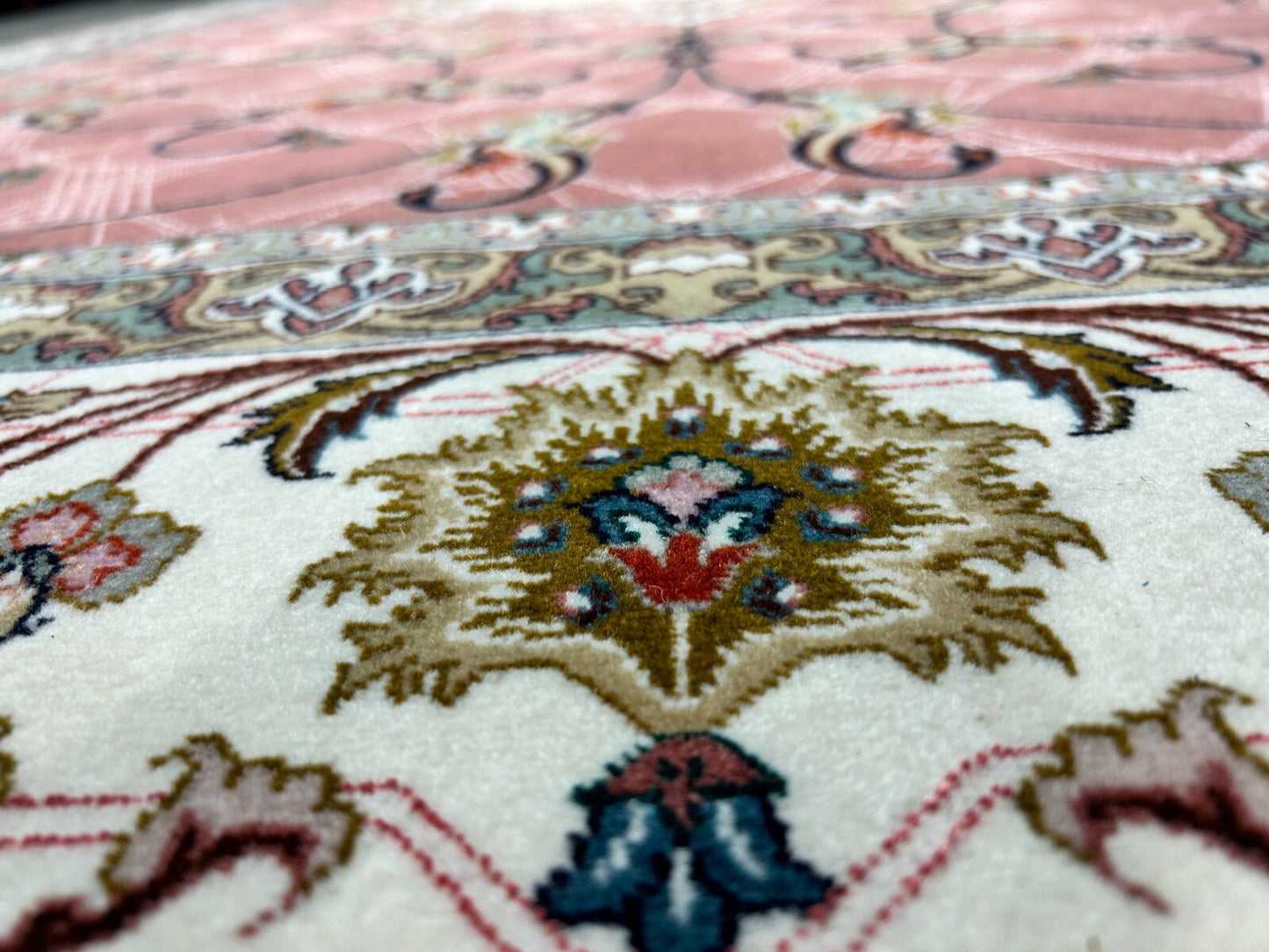 6'8"x10'4" Fine Hand-Knotted Wool & Silk Tabrize Rug - Area Carpet