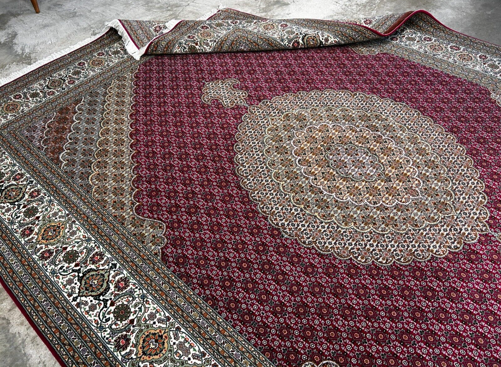 8'2"x11'6" Fine Hand-Knotted Wool & Silk Oriental Rug - Area Carpet