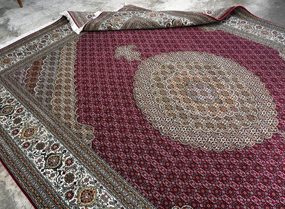 8'2"x11'6" Fine Hand-Knotted Wool & Silk Oriental Rug - Area Carpet