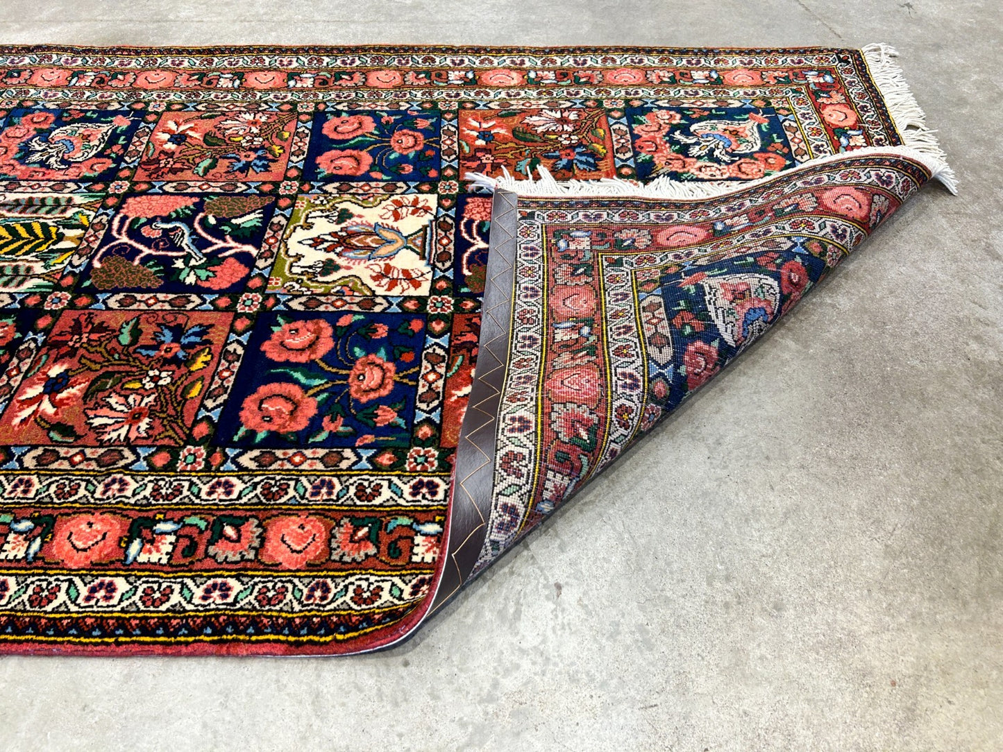 3'5"x5'2" Hand-Knotted 100% Lamb Wool Bakhtiarie Carpet - Area Rug