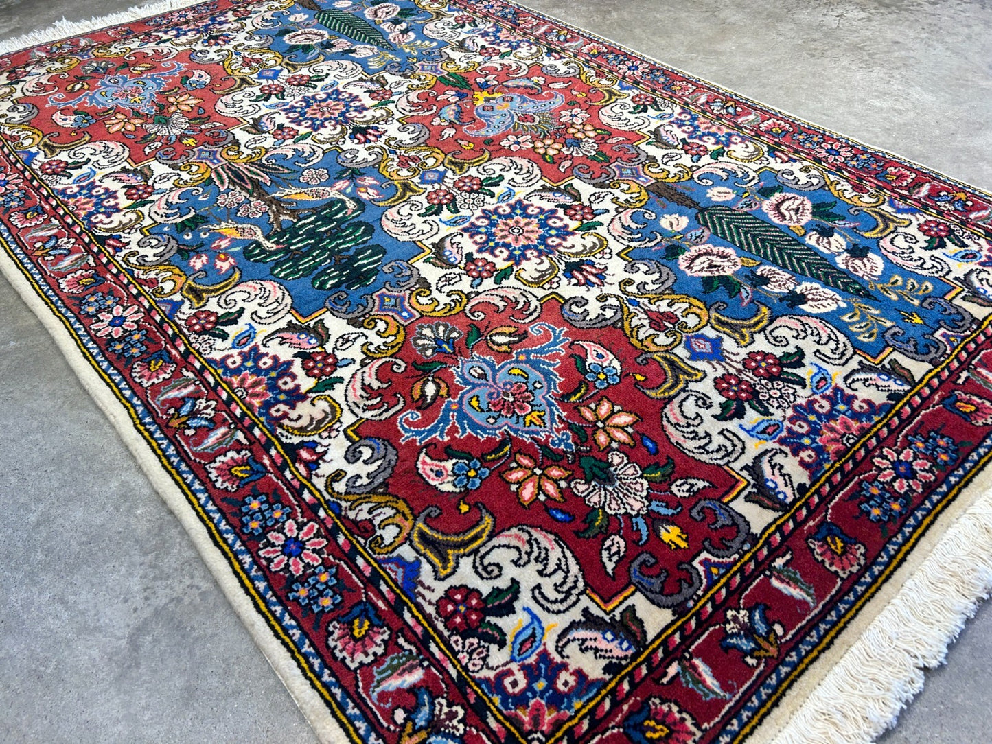 3'5"x5'2" Hand-Knotted 100% Lamb Wool Bakhtiarie Area Rug