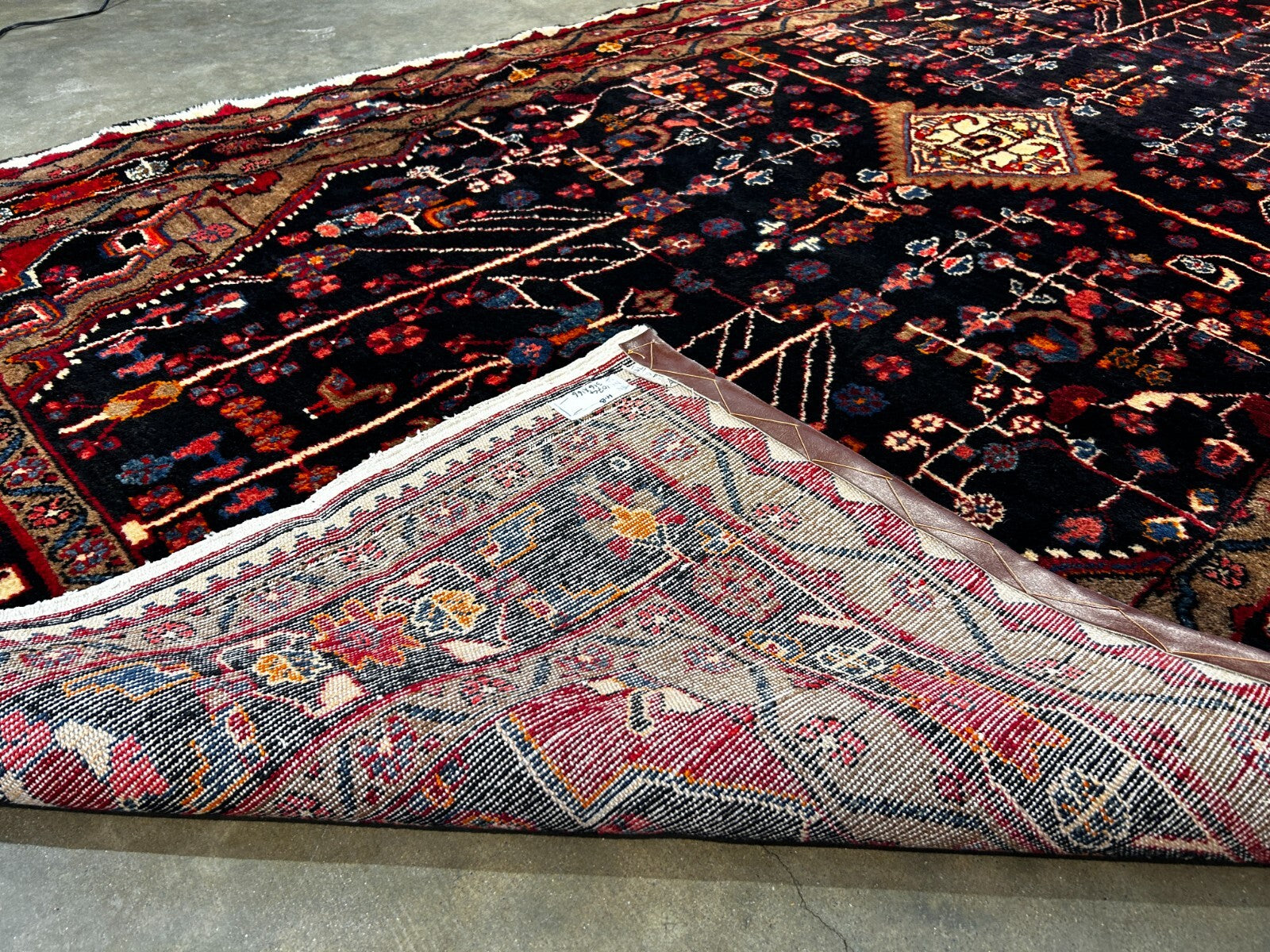 5'5" x 10'4" Hand-Knotted 100% Wool Carpet - Nahavande Area Rug
