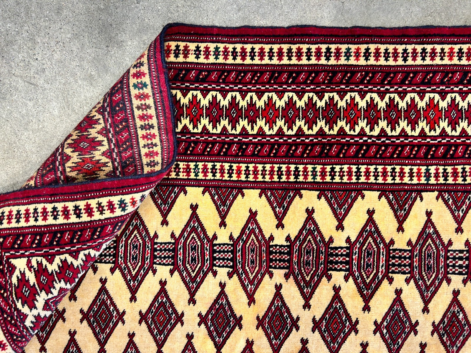 2'10"x4'2" Hand-Knotted 100% Wool Pile Bokhara Rug