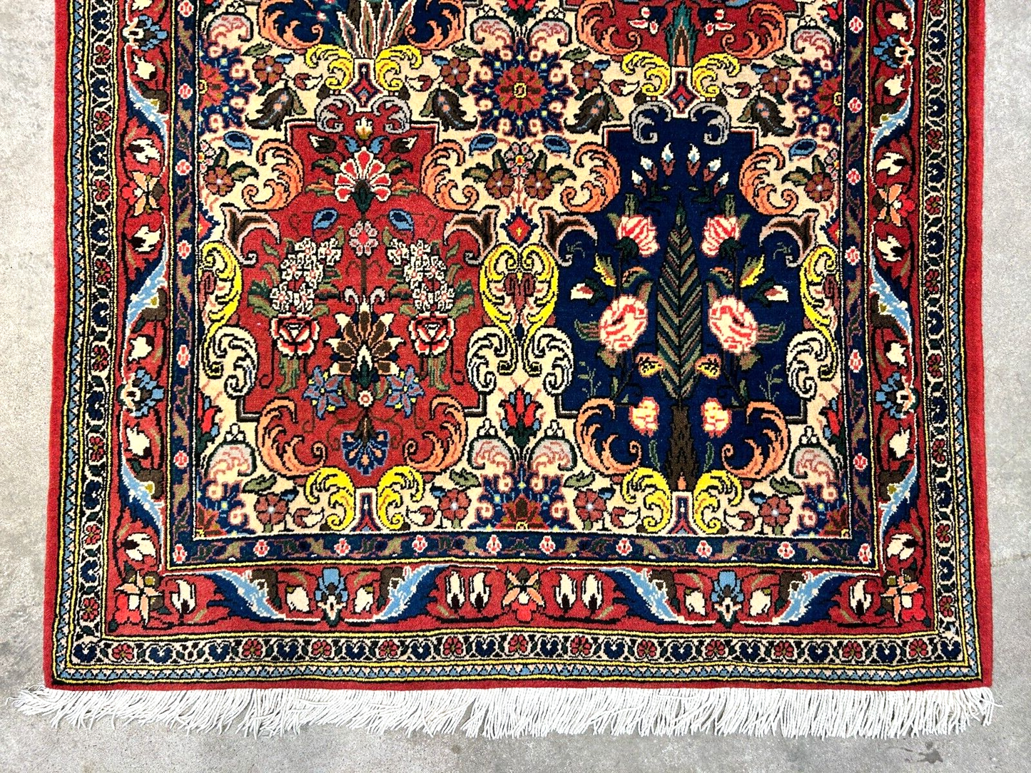 3'5"x5'2" Hand-Knotted 100% Lamb Wool Bakhtiarie Carpet - Area Rug