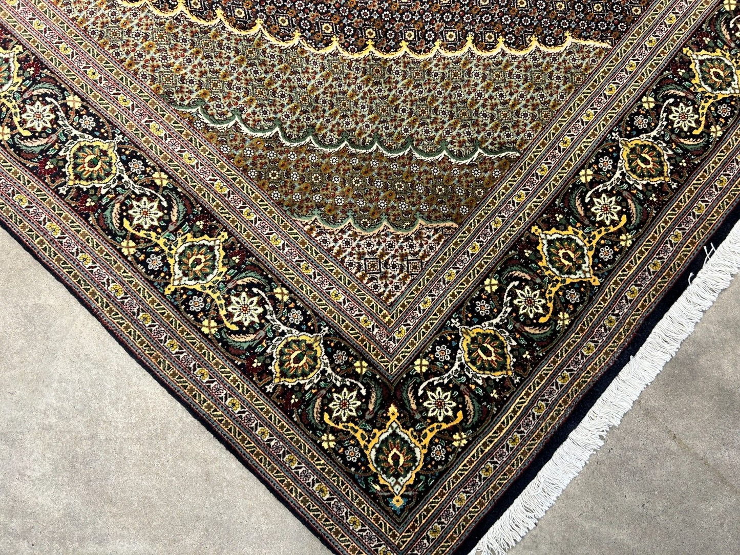 6'8"x10'3" Fine Hand-Knotted Wool & Silk Blend Tabrize Mahi Carpet - Area Rug