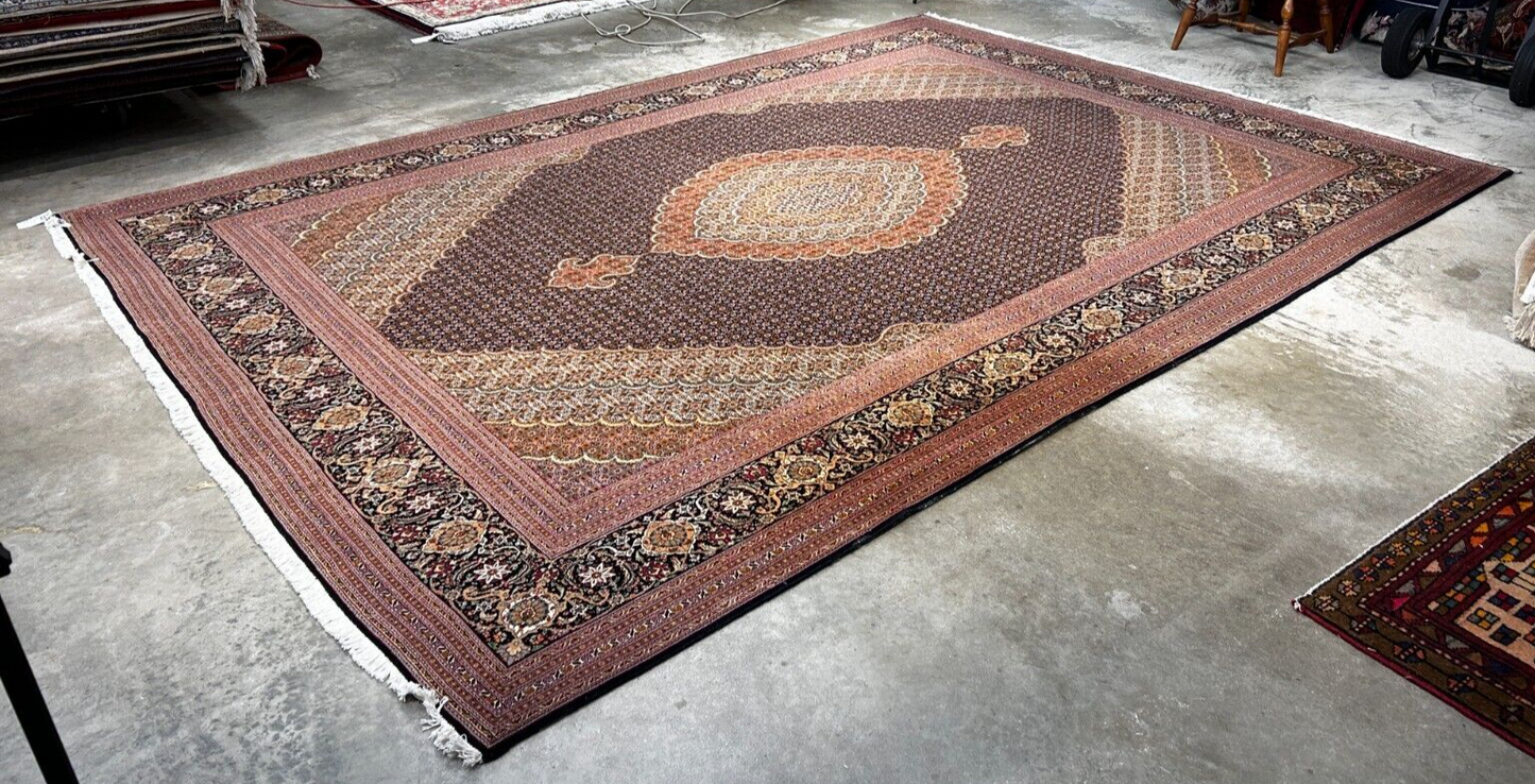 8'4"x11'6" Fine Hand-Knotted Wool & Silk Oriental Rug - Area Carpet