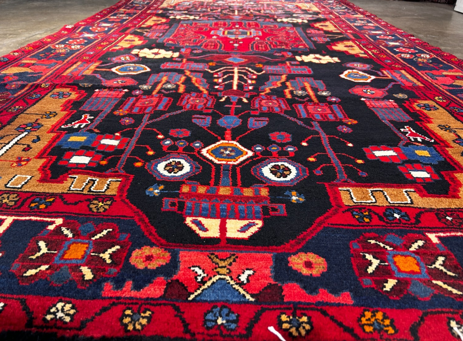 5'4" x 9'9" Hand-Knotted 100% Lamb Wool Pile Nahavande Area Rug