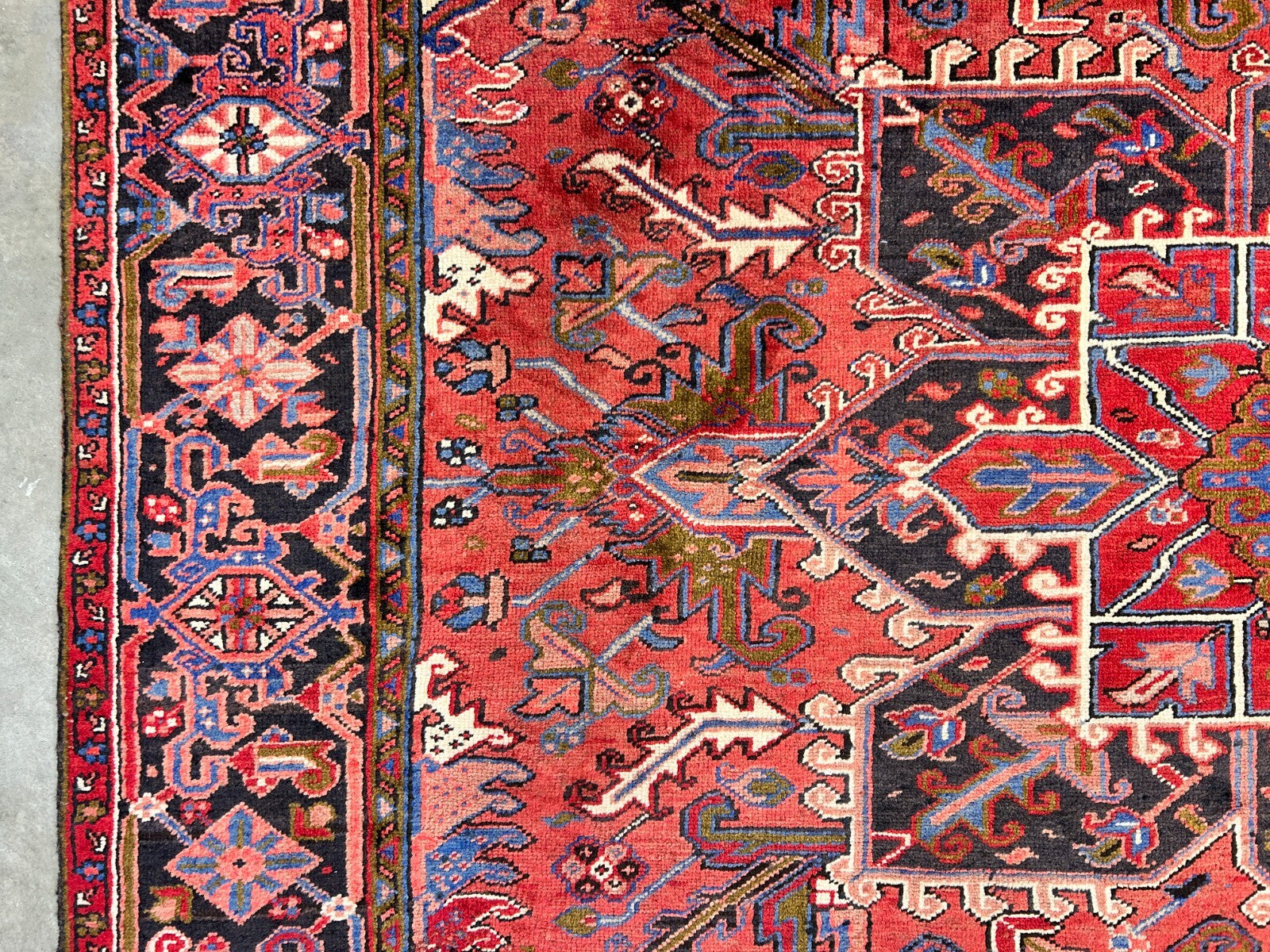 8'9"x11'4" Hand-Knotted 100% Wool Pile Herize Rug