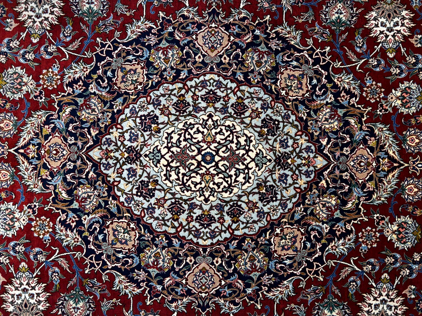 8'1"x11'9" Extra Fine Hand-Knotted Wool & Silk Isfahane Rug