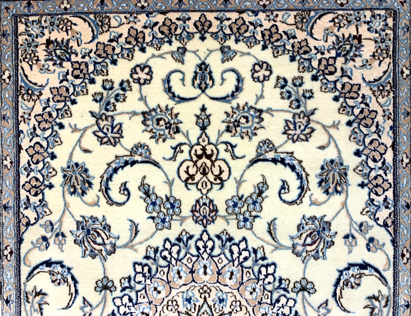 3'3"x4'11'' Very Fine Hand-Knotted Silk & Wool Naine Area Rug - Carpet