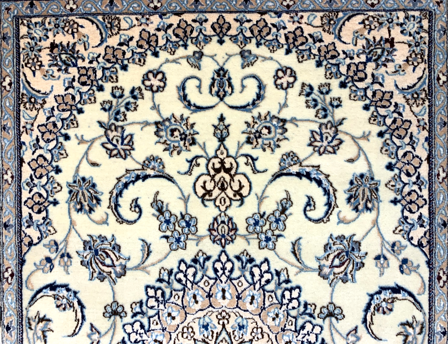 3'3"x4'11'' Very Fine Hand-Knotted Silk & Wool Naine Area Rug - Carpet