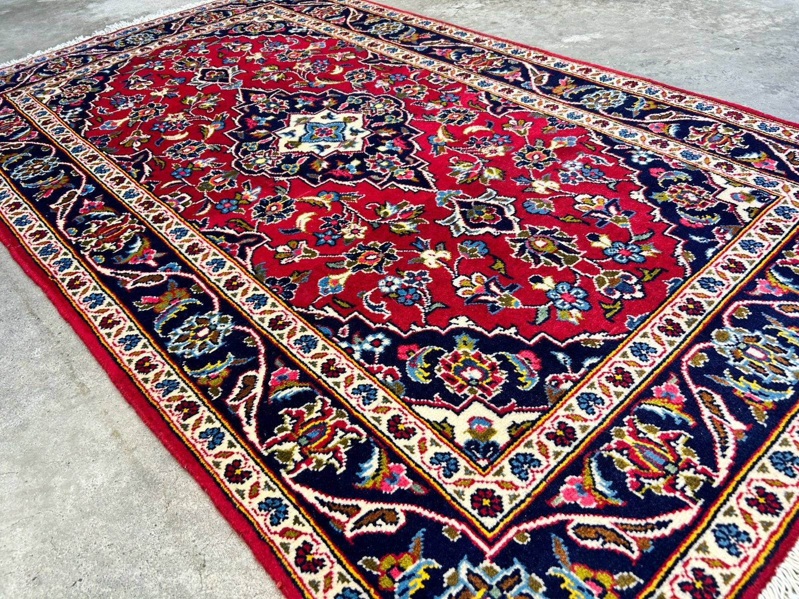 3'3"x5'6'' Hand-Knotted 100% Wool Persiane Kashane Area Rug