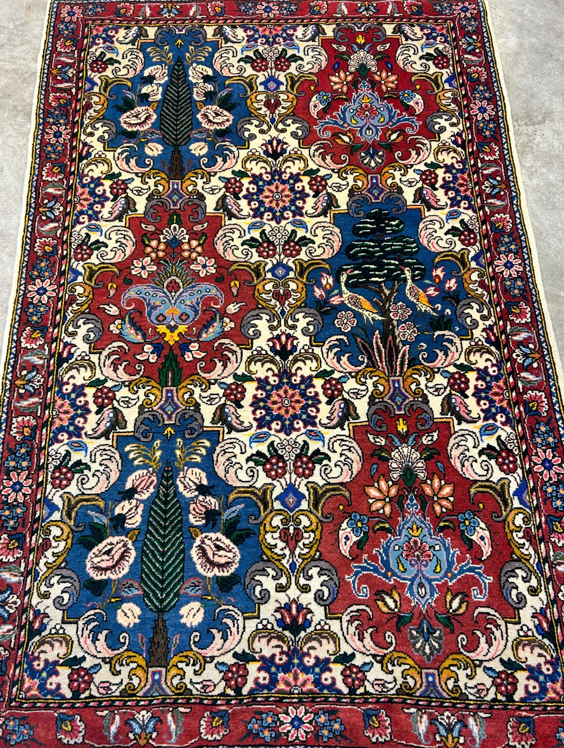 3'5"x5'2" Hand-Knotted 100% Lamb Wool Bakhtiarie Area Rug