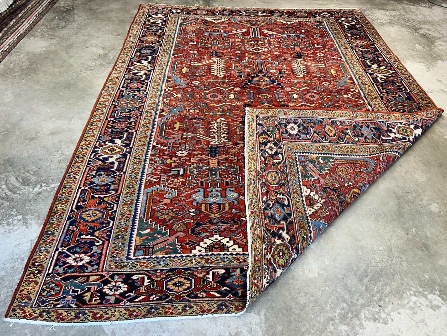Collector Item - 9'1"x12'2" Antique Fine Wool Herize Hand-Knotted Rug