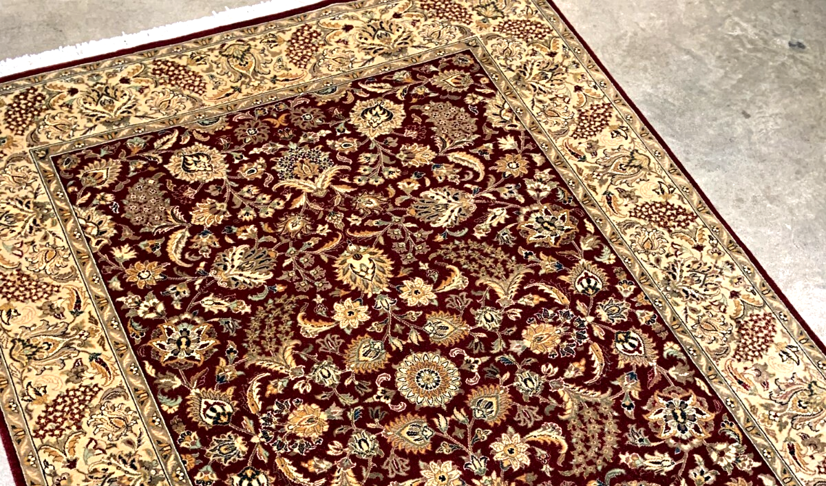 4'2"x6'0" Hand-Knotted Lahovere Vegetable-Dye 100% Wool Area Rug