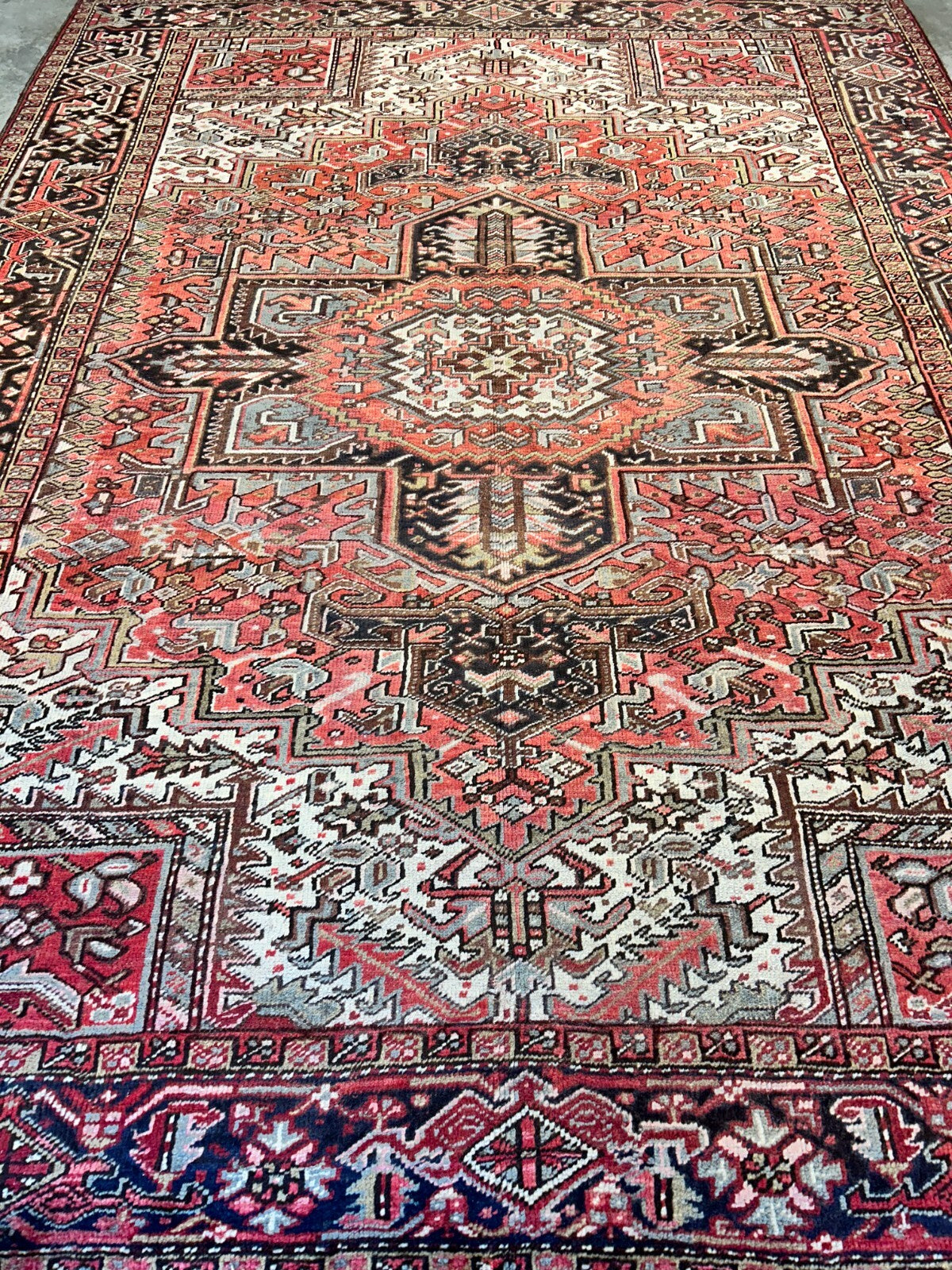 8'10"x11'8" Hand-Knotted 100% Wool Pile Herize Rug