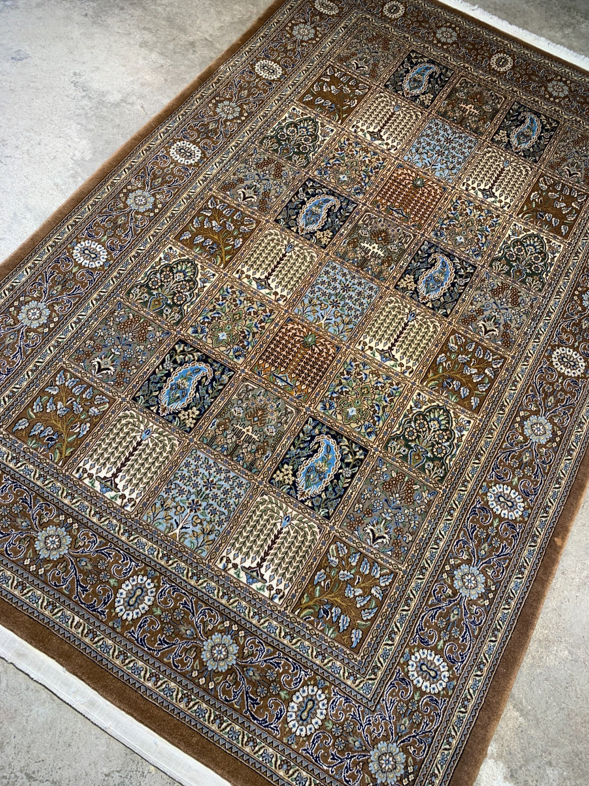 4'6"x7' Fine Hand-Knotted 100% Wool Pile Qume Rug
