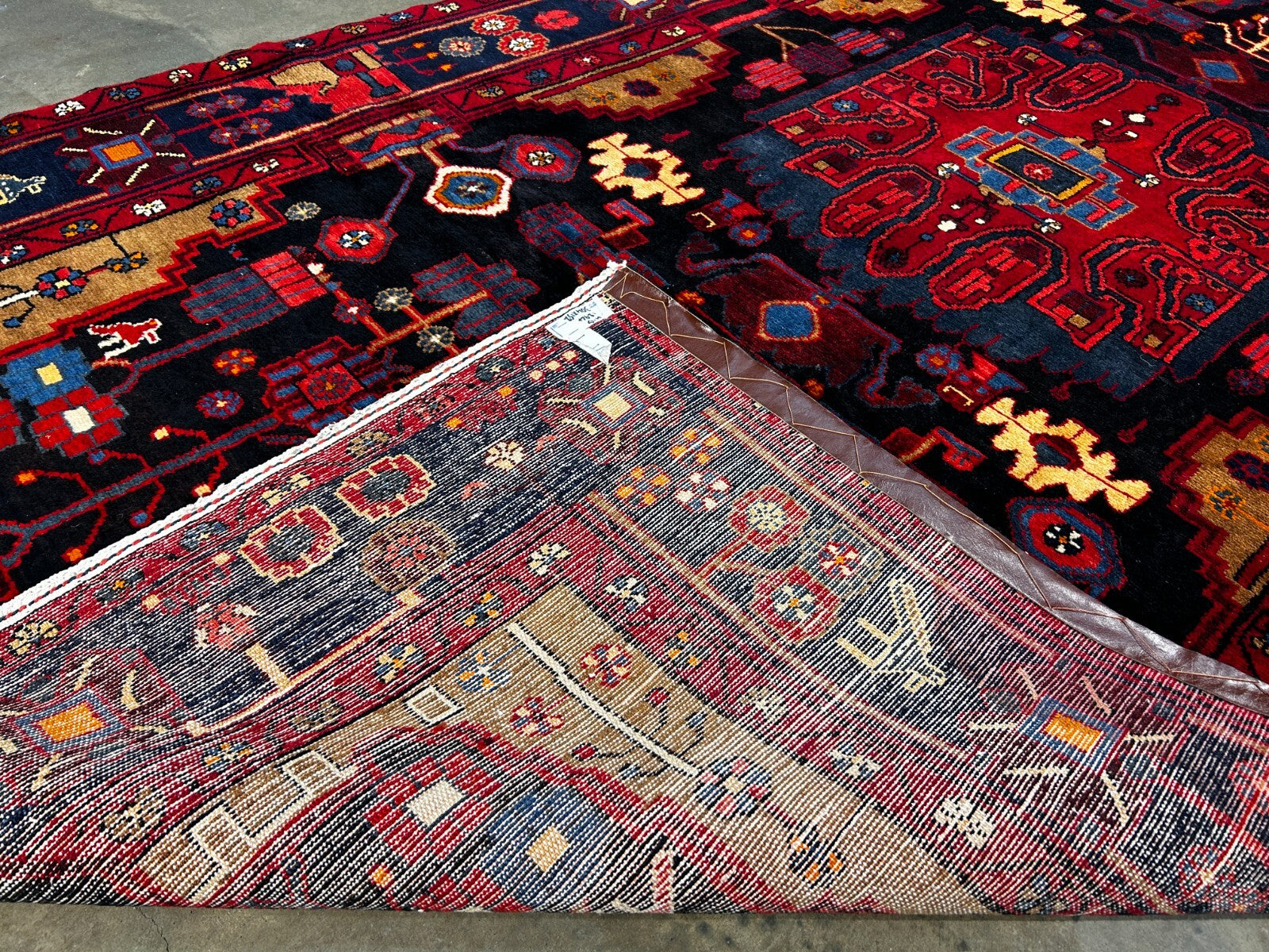 5'4" x 9'9" Hand-Knotted 100% Lamb Wool Pile Nahavande Area Rug