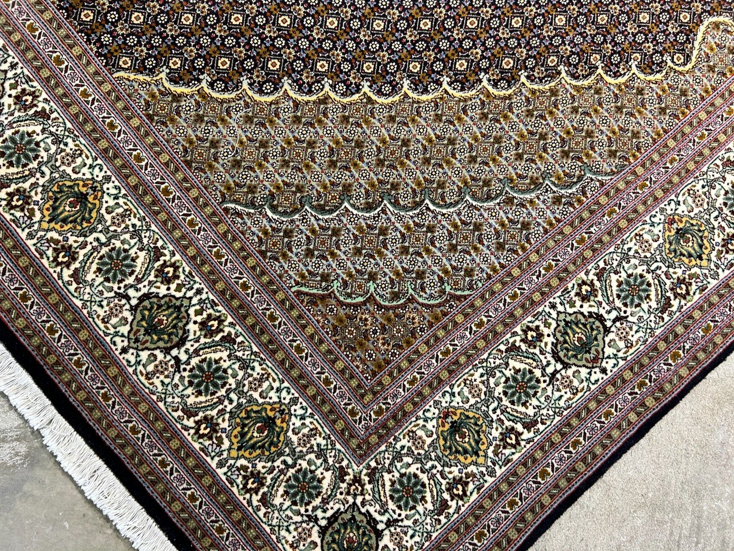 6'10"x10'5" Fine Hand-Knotted Wool & Silk Blend Tabrize Mahi Carpet - Area Rug