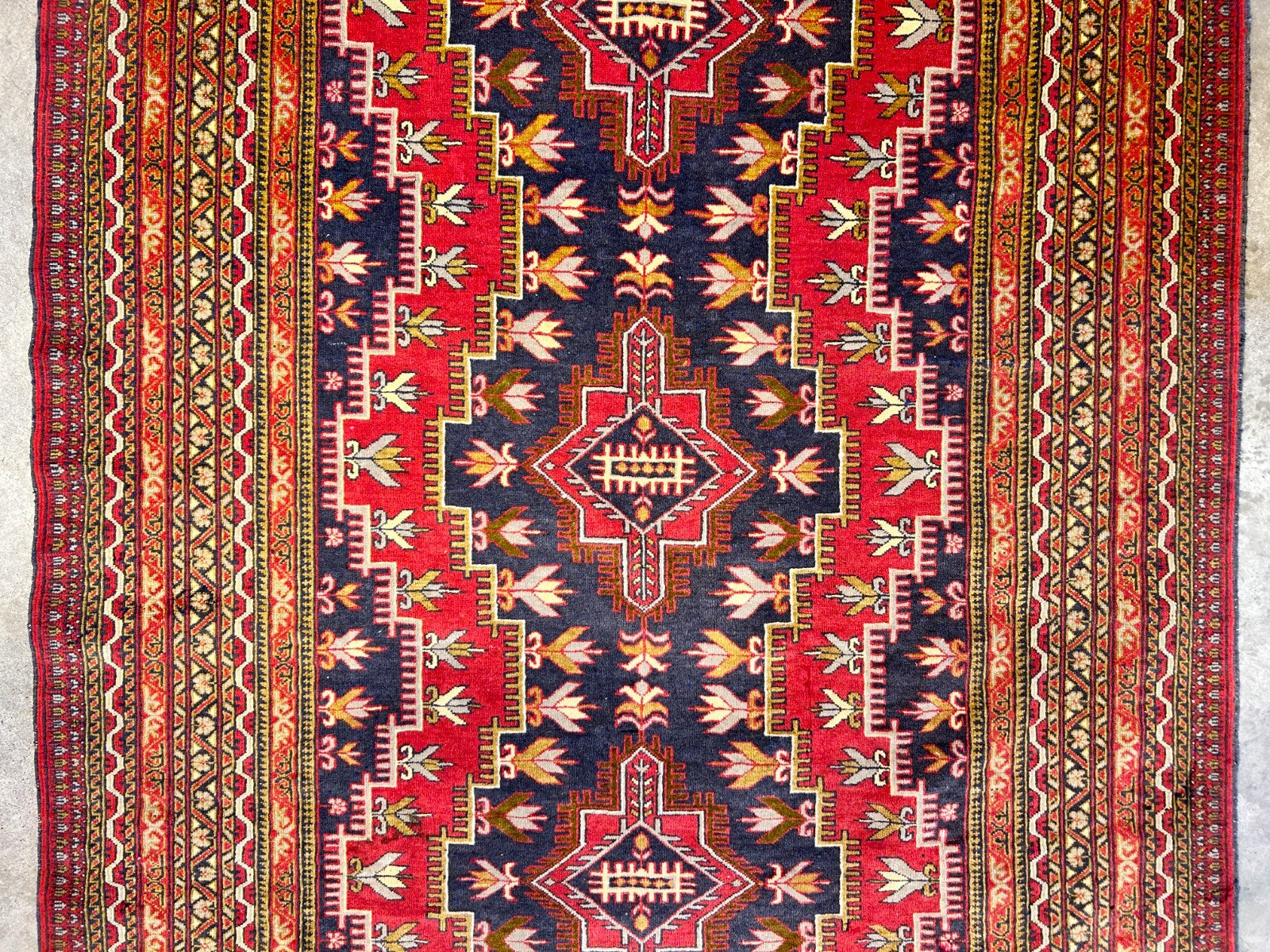 3'11"x6'3" Hand-Knotted 100% Wool Pile Geometric Rug