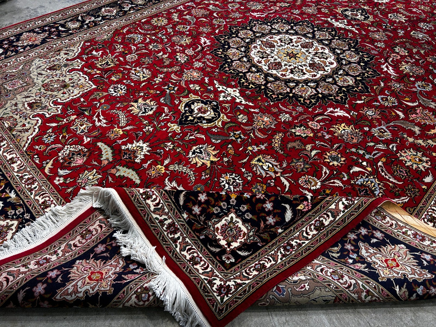 9'x11'9" Fine Hand-Knotted Wool & Silk Tabrize Area Rug - Carpet