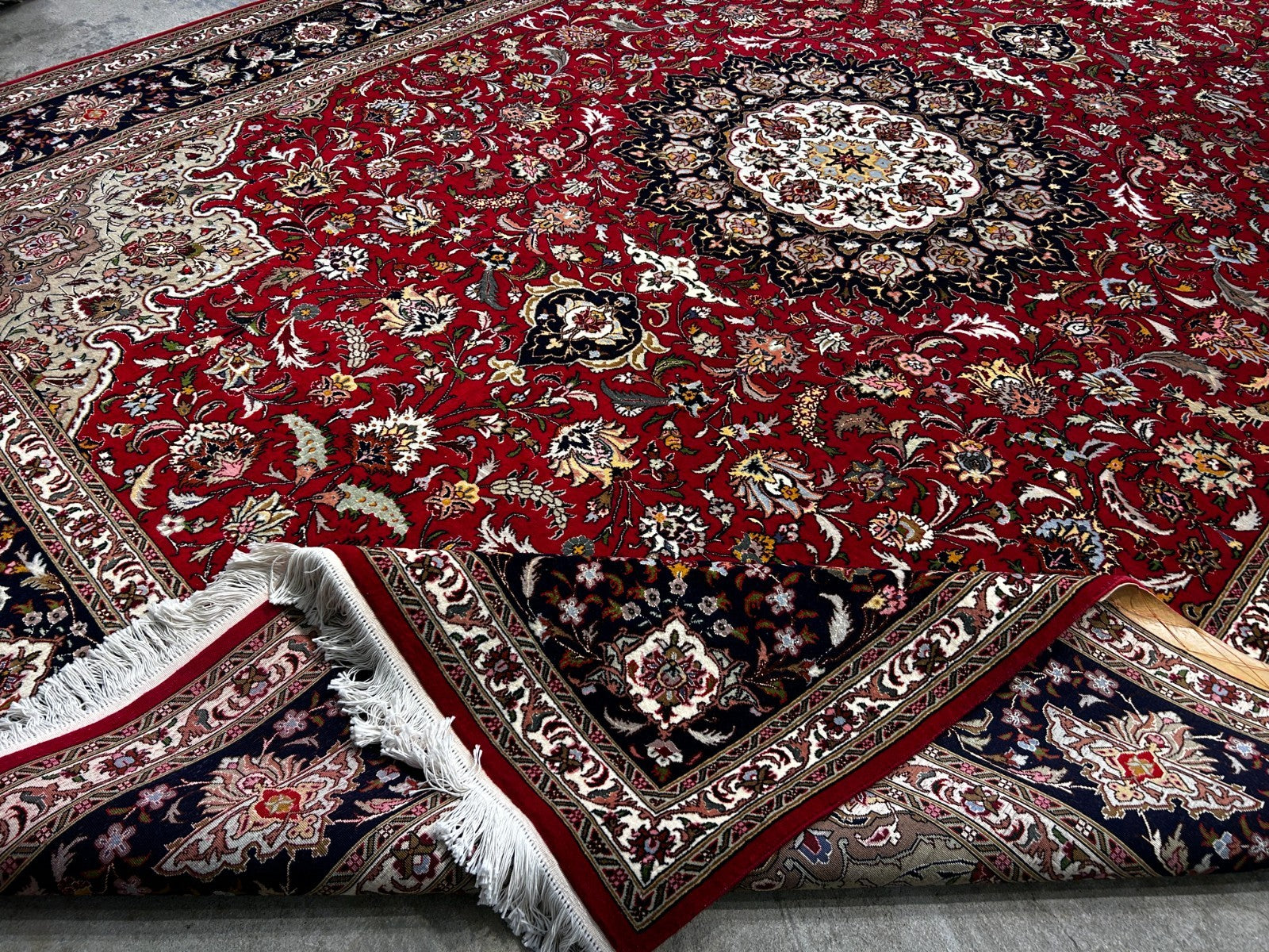 9'x11'9" Fine Hand-Knotted Wool & Silk Tabrize Area Rug - Carpet